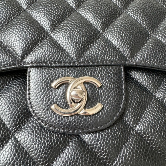 —SOLD— Jumbo classic Black Flap - Picture 12 of 16